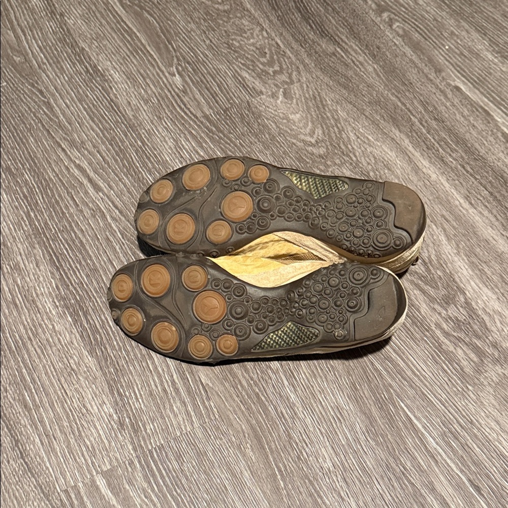 DKNY Tan Women's Sneakers - Picture 4 of 4